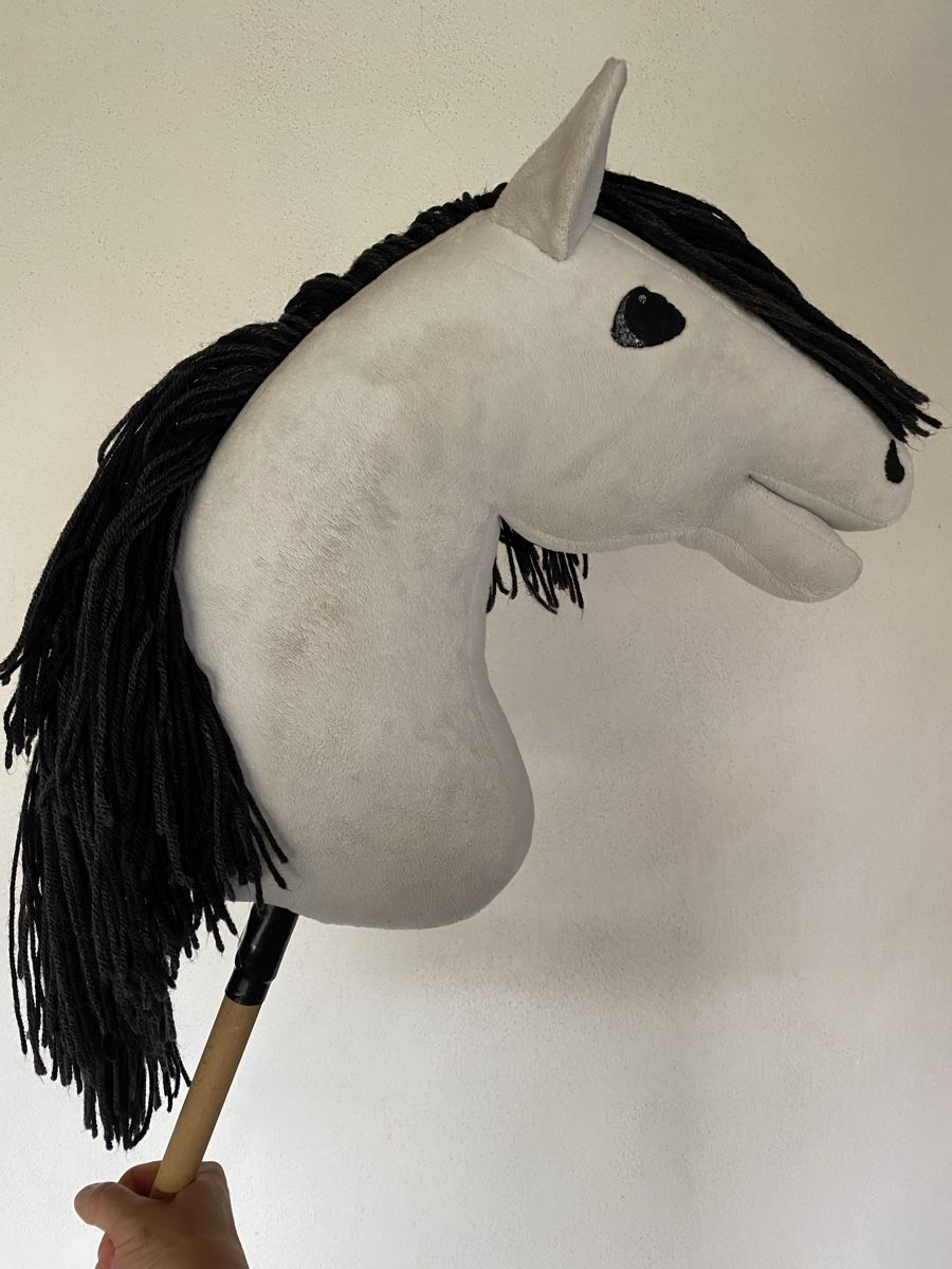 Spielzeuge: Hobby Horse Steckenpferd – Gebraucht aus Erlinsbach von Stuntgirl 1