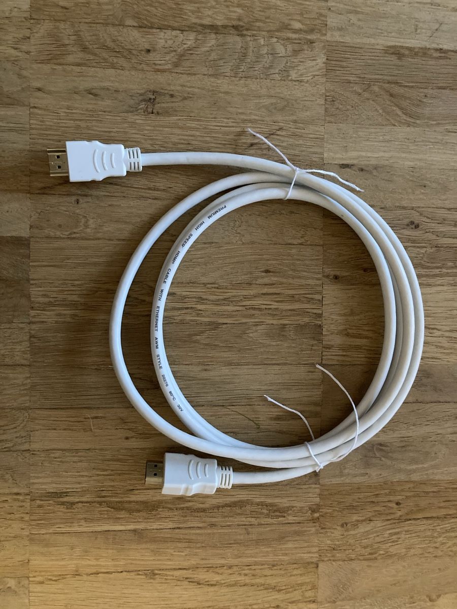 Swisscom Câbles: HDMI Kabel  – D'occasion à Zürich par Retrogirl