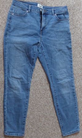 Only Jeans, Grösse L28,  schöne Farbe, angenehm zu tragen