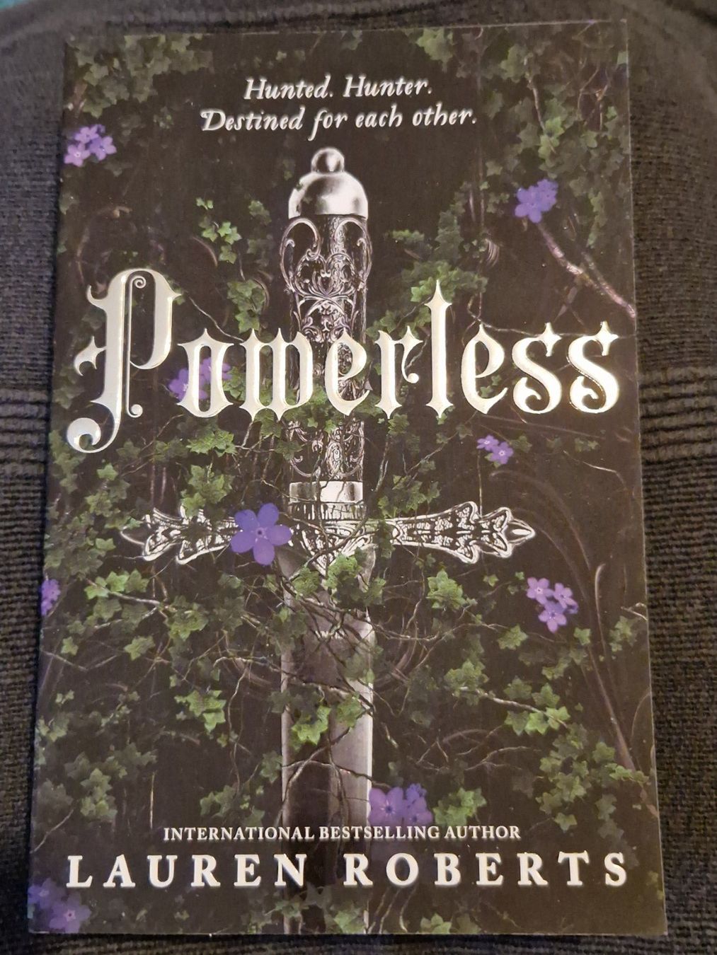 Bücher: Lauren Roberts Powerless - Bestseller – Gebraucht aus Neuhausen am Rheinfall von Alchimista