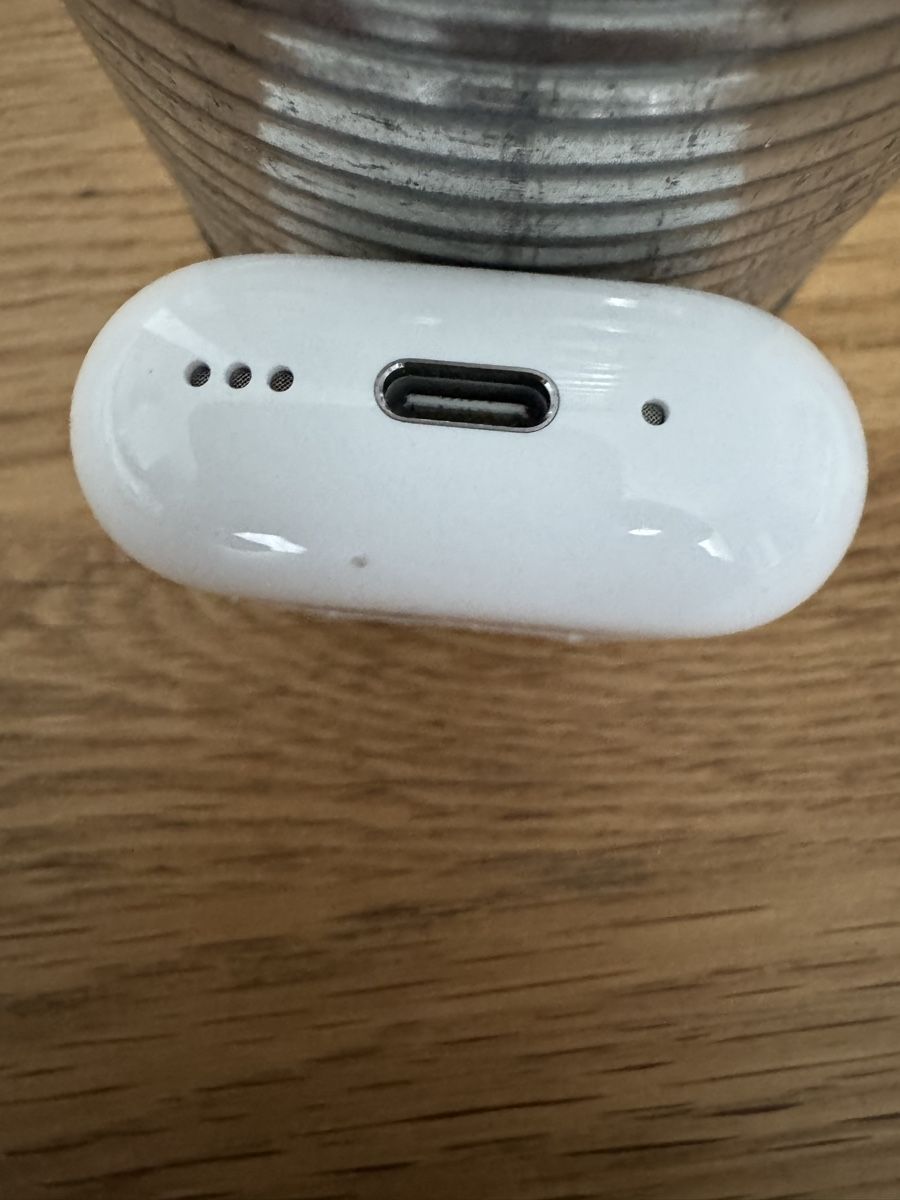 Apple Cuffie: AirPods 4. Generation mit Geräuschunterdrückung – Usato da Adliswil venduto da Busys 4