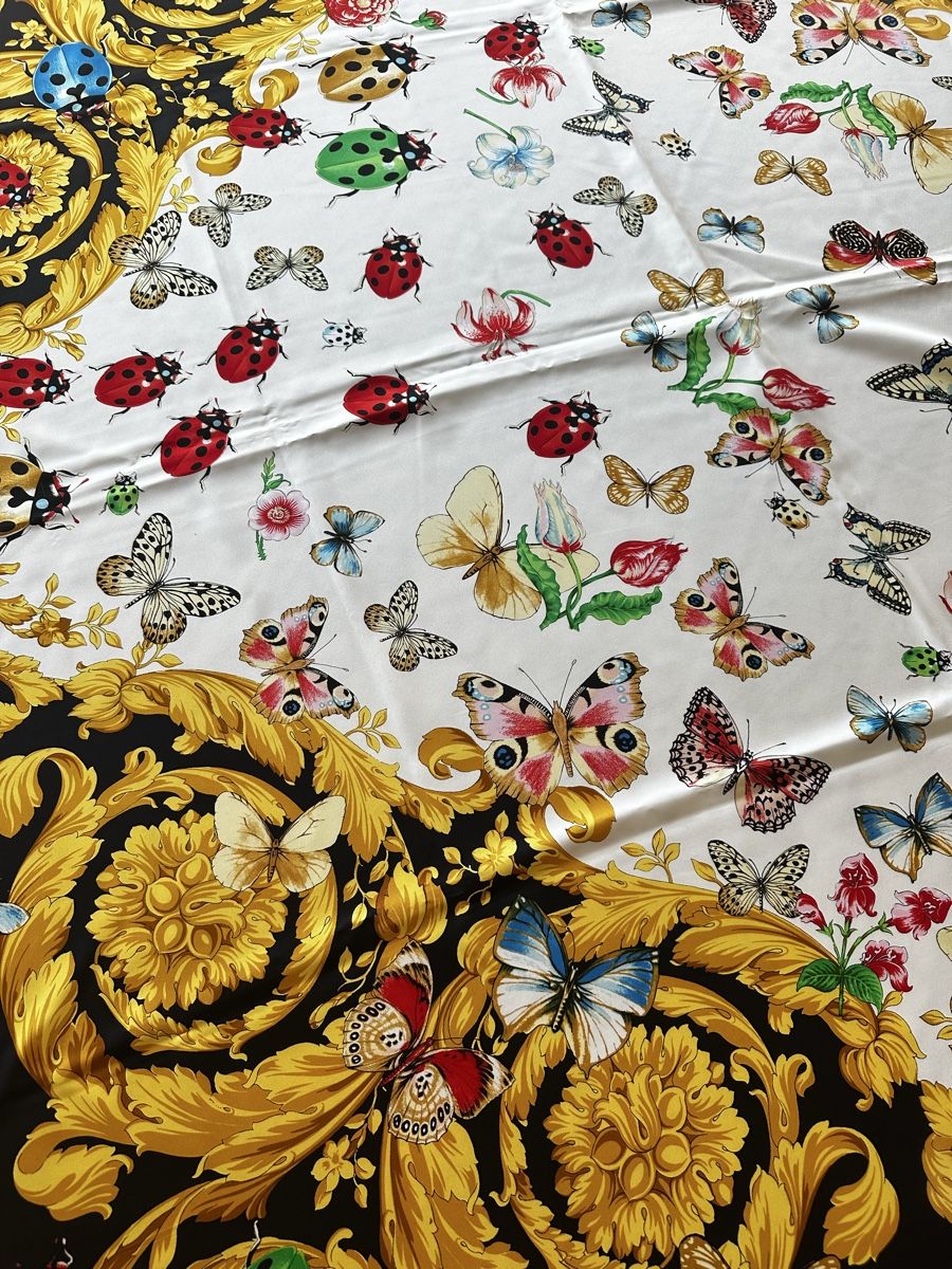 Versace Foulards, Tücher & Schals: Versace Foulard Schal Tuch – Gebraucht aus Baden von GregK02 4