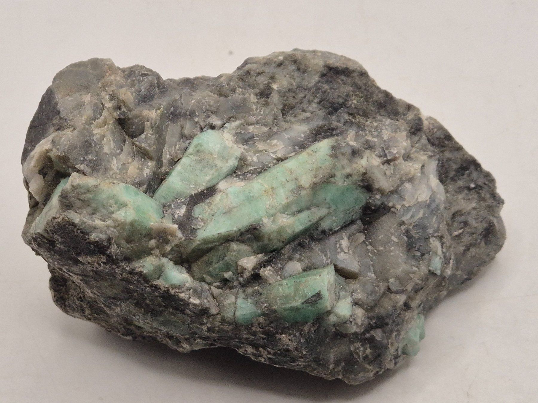 Mineralien & Heilsteine: Smaragd roh in Muttergestein (277) – Neu und originalverpackt aus Winterthur von LukasMineralienOase 1
