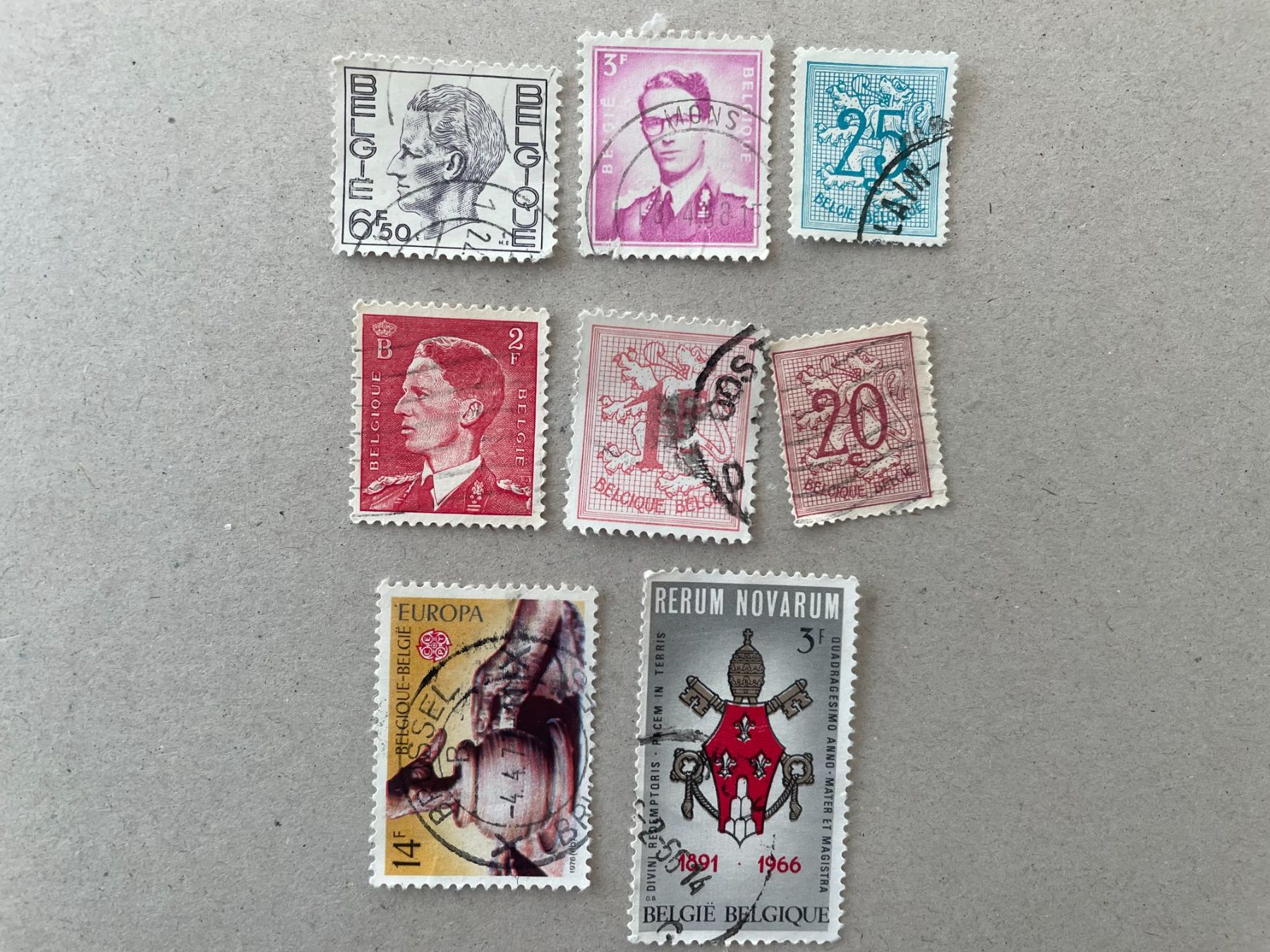 Tutti i francobolli: Belgische Briefmarken Sammlung – Usato da Mägenwil venduto da Zidane1