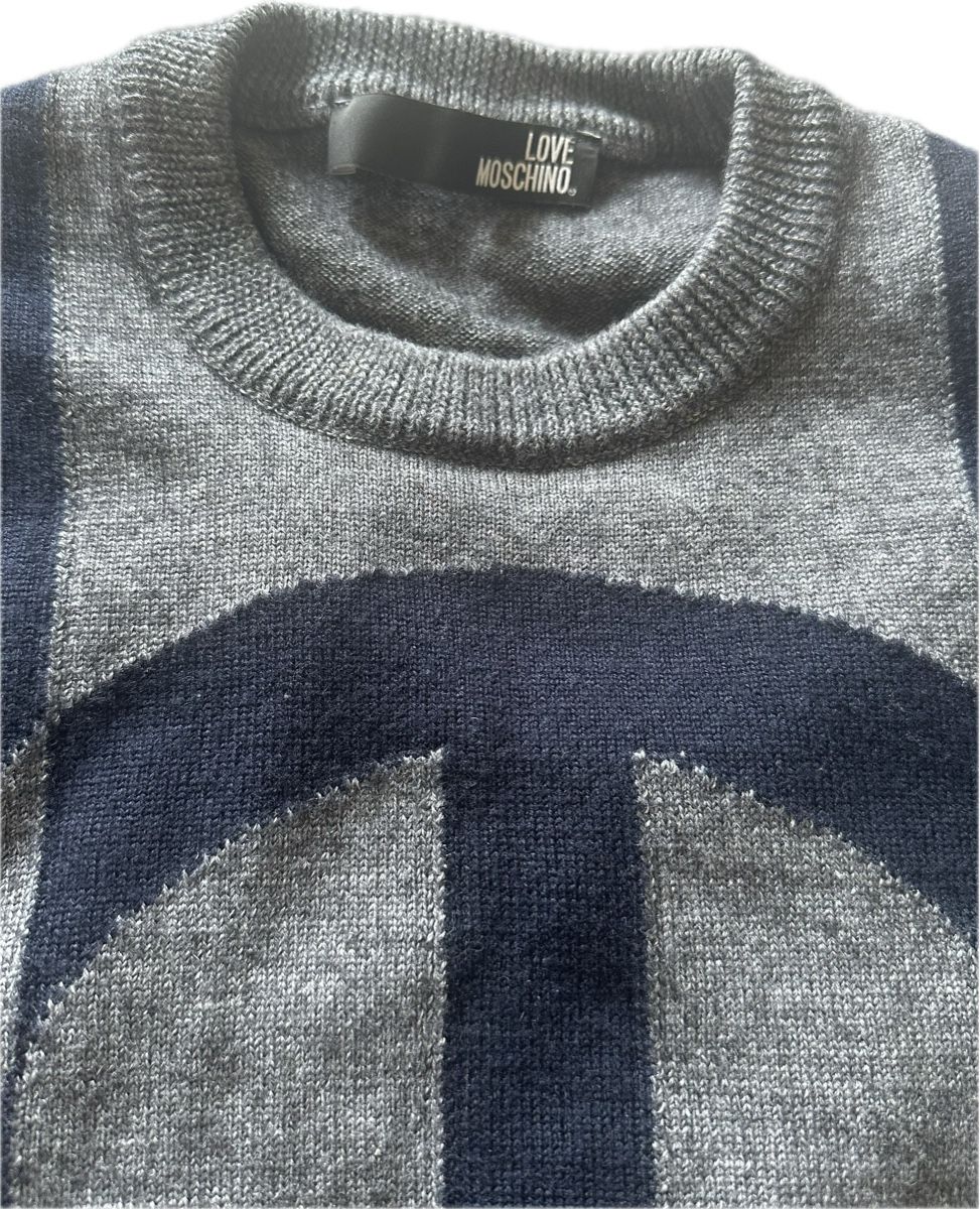 Moschino Pulls & Sweat-shirts: Love Moschino PEACE Strick Pullover – D'occasion à Schlieren par Mr.Wunder 1