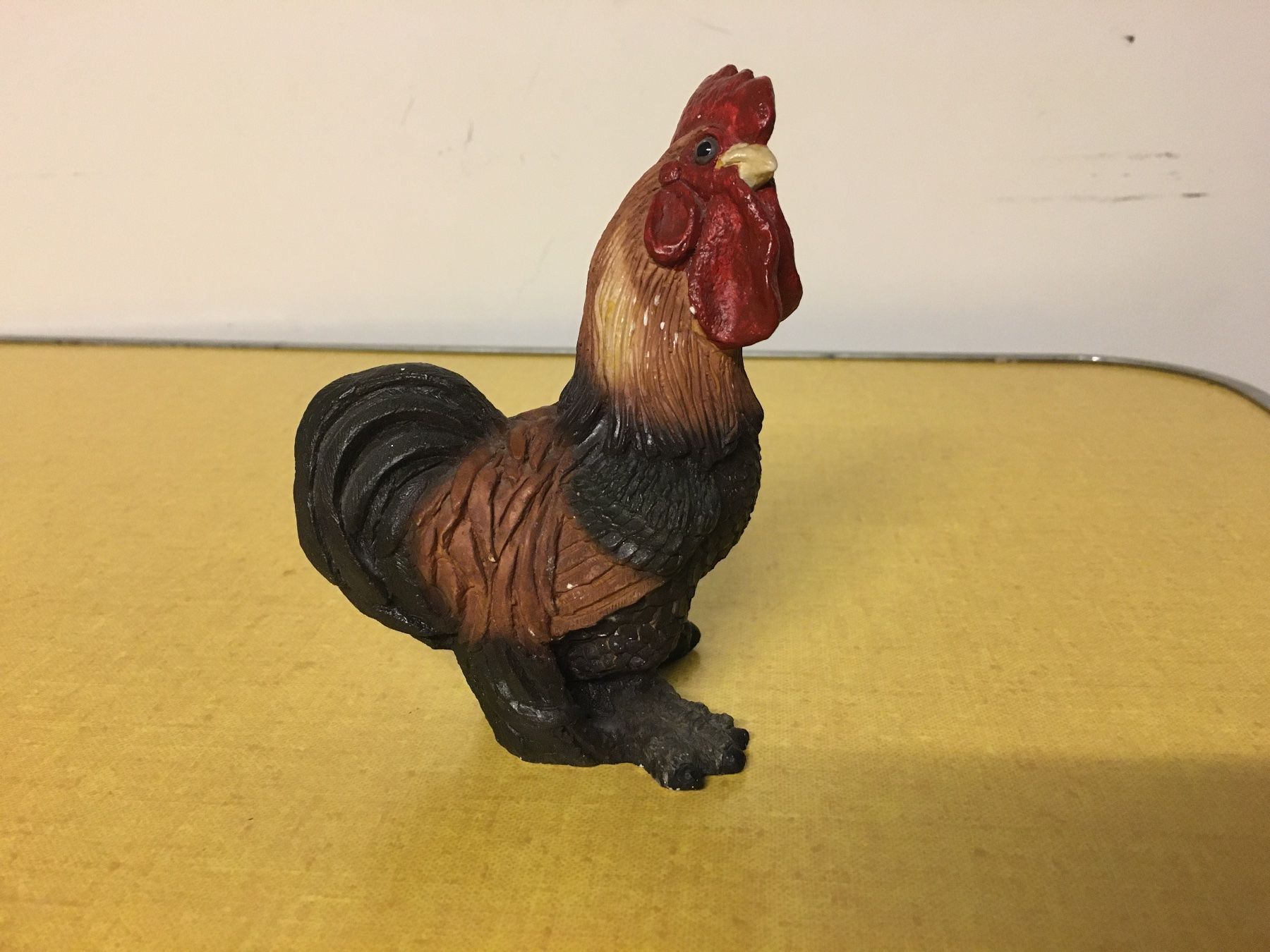 Statuette: Schöne Figur Huhn aus Harte Kunststoff. – Usato da Lanzenhäusern venduto da vic63