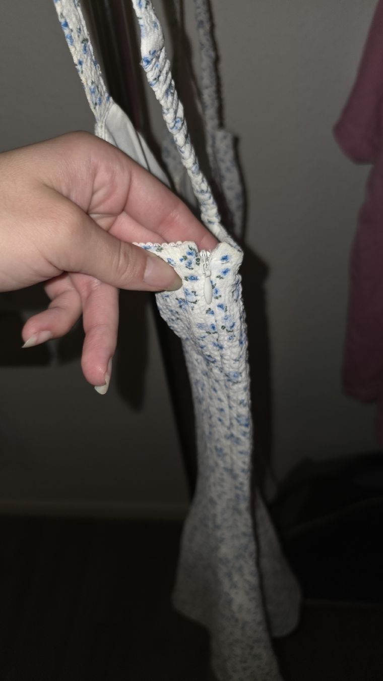 Kleider: Süsses Blümchen Kleidchen in Grösse S 🌸 – Gebraucht aus Wetzikon ZH von secondhandsfashion 2
