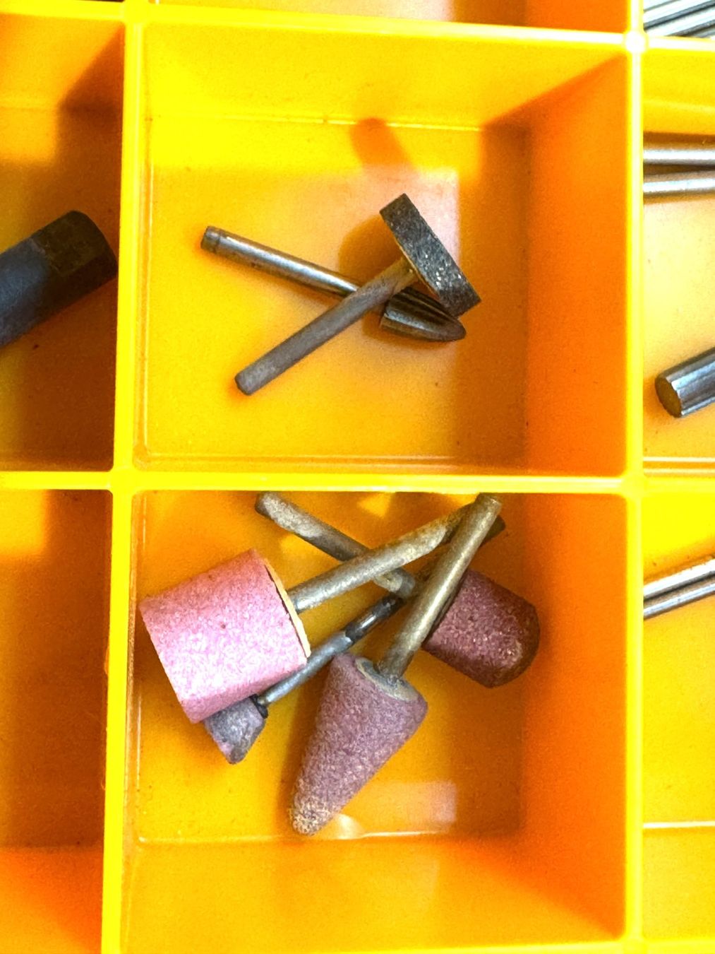 Tutti gli attrezzi: Assortiment d'accessoires pour modélisme – Usato da Tatroz venduto da DanielCut 5