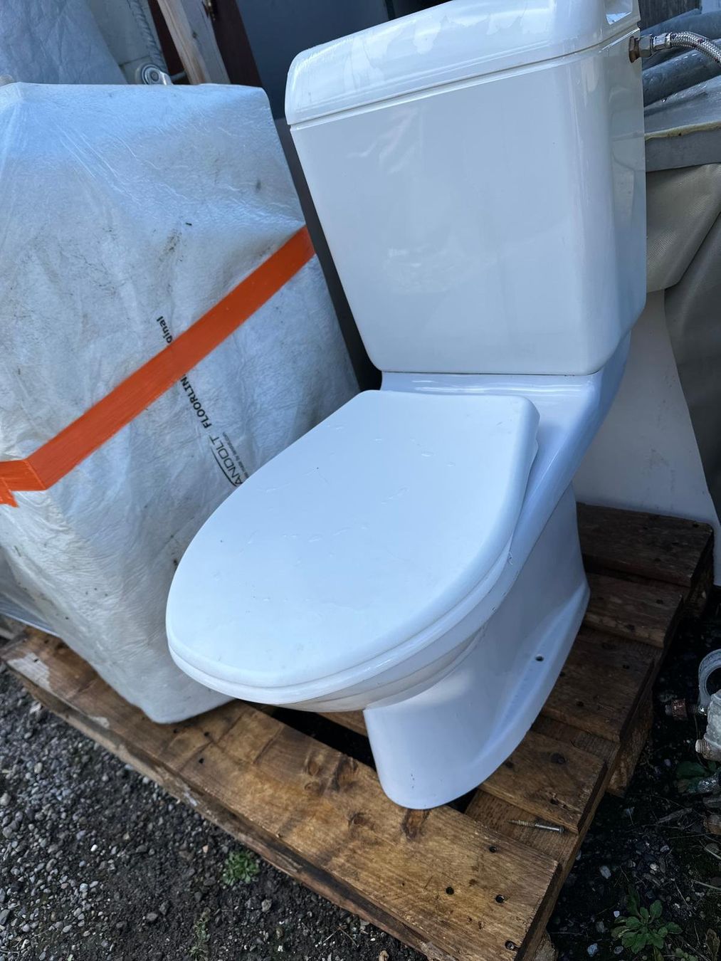 WC: Stand WC – Usato da Spreitenbach venduto da Space_X 4
