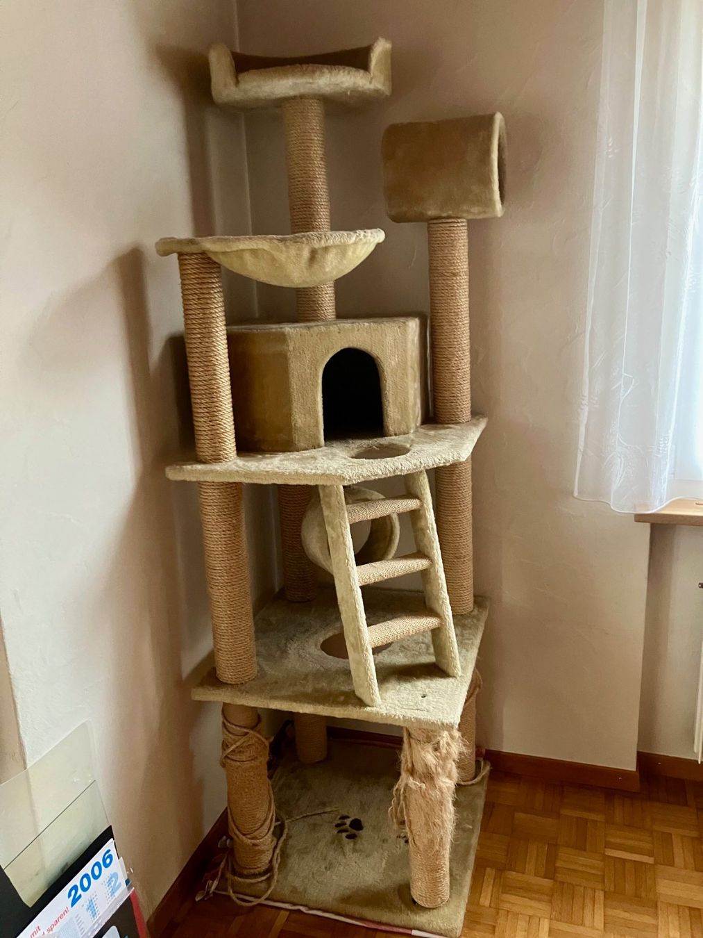 Tiragraffi: Katzenbaum/ Katzenkratzbaum – Usato da Niederbipp venduto da indira23