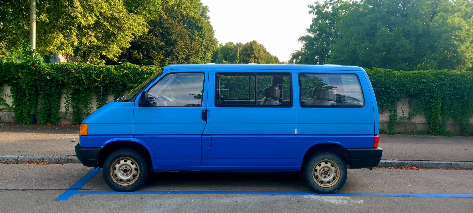 VW Automobili: Vw T4 2.50benzin mit MFK- 25 – Usato da Winterthur venduto da mes_q7bs 1