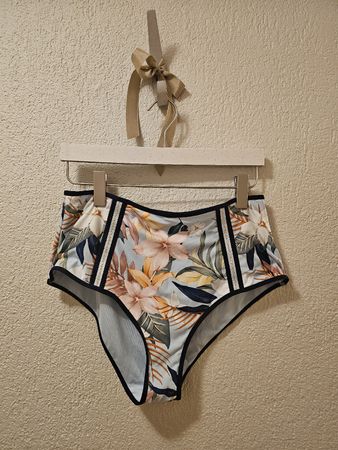 Sommerlicher Bikini-Highwaist Höschen von H&M Gr. 44