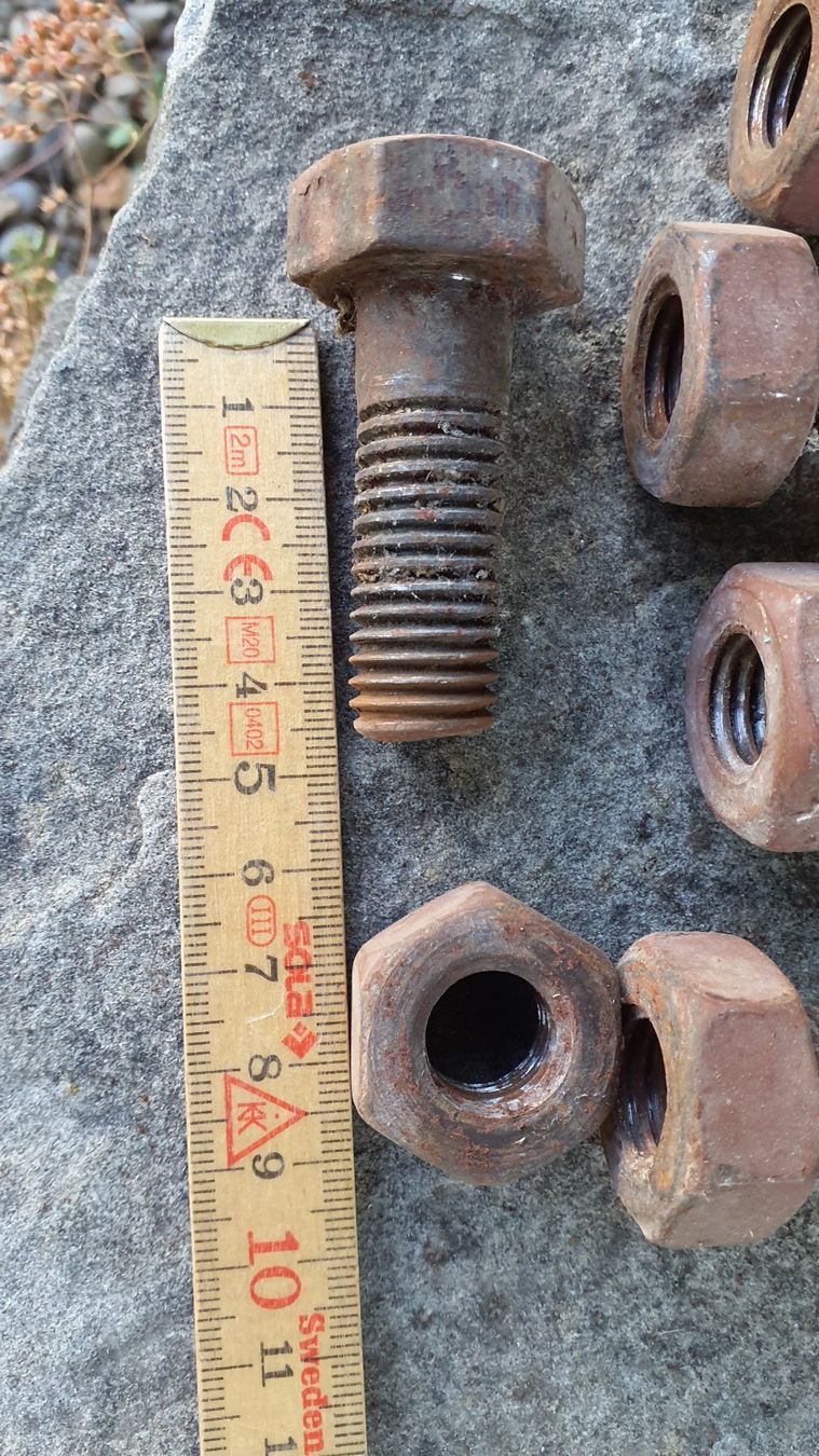 Ferramenta: Schrauben Metall M16 – Usato da Sirnach venduto da Formalin 1