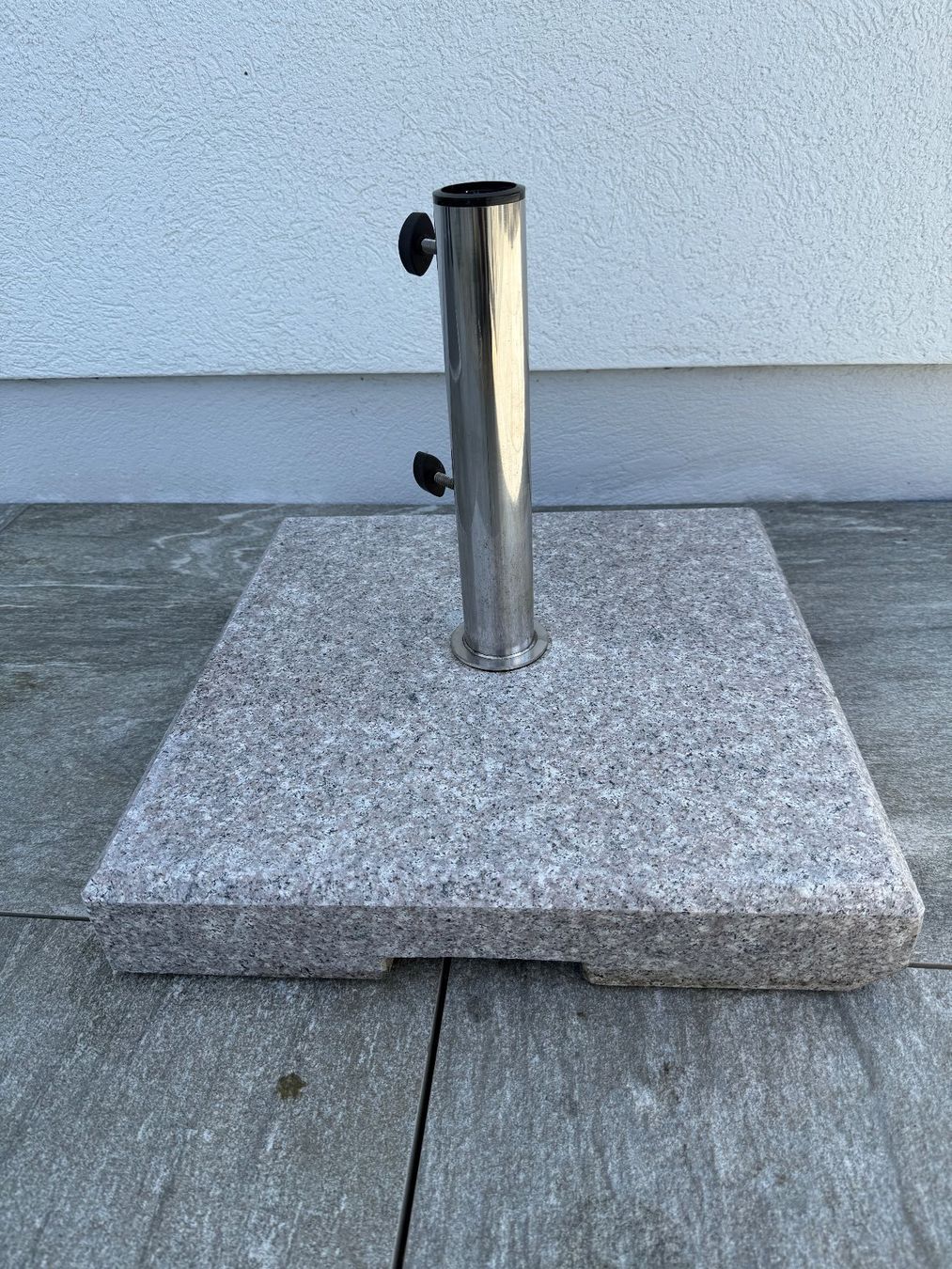 Altro: Sonnenschirmständer Granitsockel mit Rollen – Usato da Wolfwil venduto da Levjus06 3