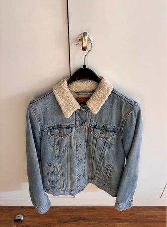 Neuwertige Levi's Trucker Jeansjacke (34/XS)