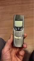Nokia 8850 Mobiltelefon silber akzeptabler Zustand
