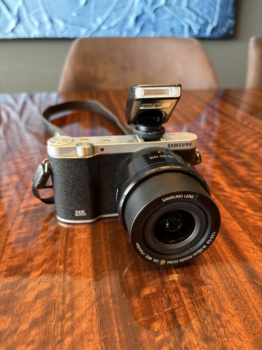 Samsung Fotocamera: Samsung Kamera NX3000 mit Originalverpackung – Usato da Meilen venduto da AlexandraMarahrens 8