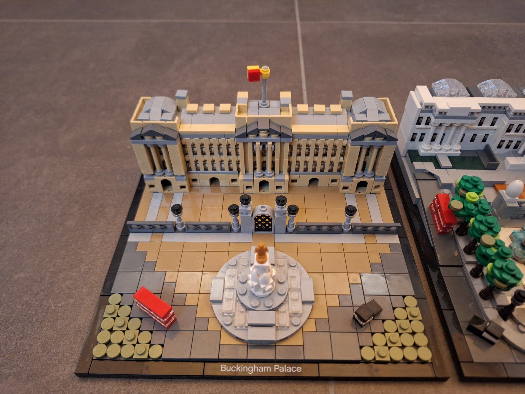 Lego Kit di costruzioni: LEGO Architecture 21029 Buckingham Palace Complete Set – Usato da Lostallo venduto da Card_master