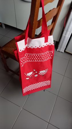 Sac à provisions rouge avec des motifs de poules, neuf !