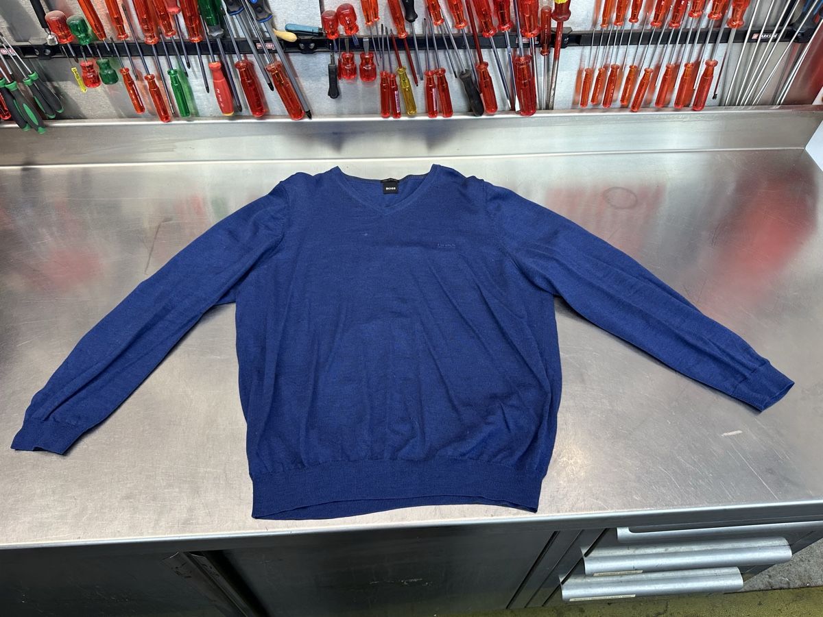 Pullover & Sweatshirts: Pullover BOSS  – Gebraucht aus Schwende von weesli