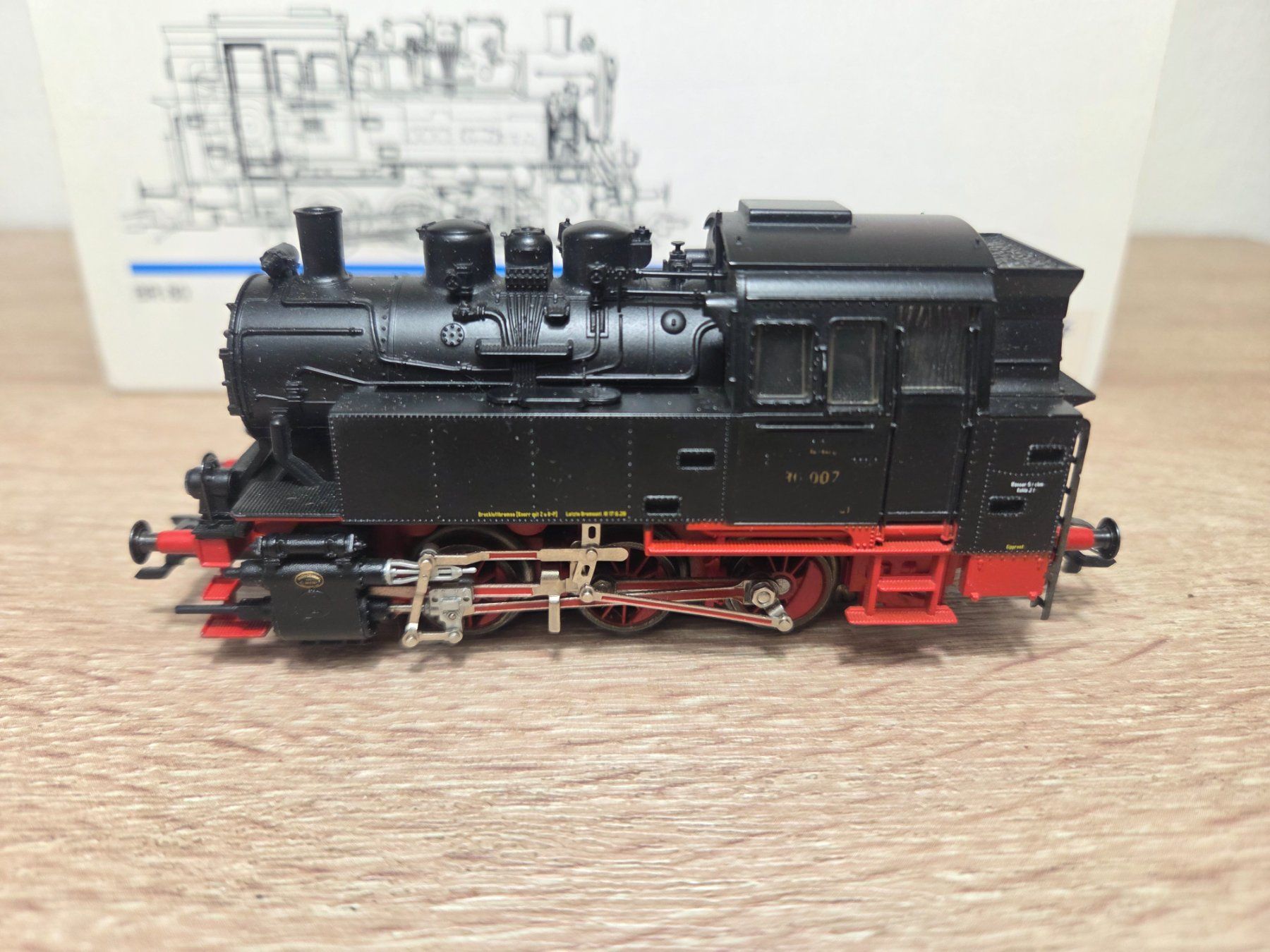 Märklin Modellini di ferrovie: Märklin 3304 Dampflok BR 80 DRG H0 – Usato da St-Aubin-Sauges venduto da Lo_Go