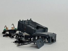 GB5- Teile von einer Kleinlok Hersteller unbekannt Weißmetal