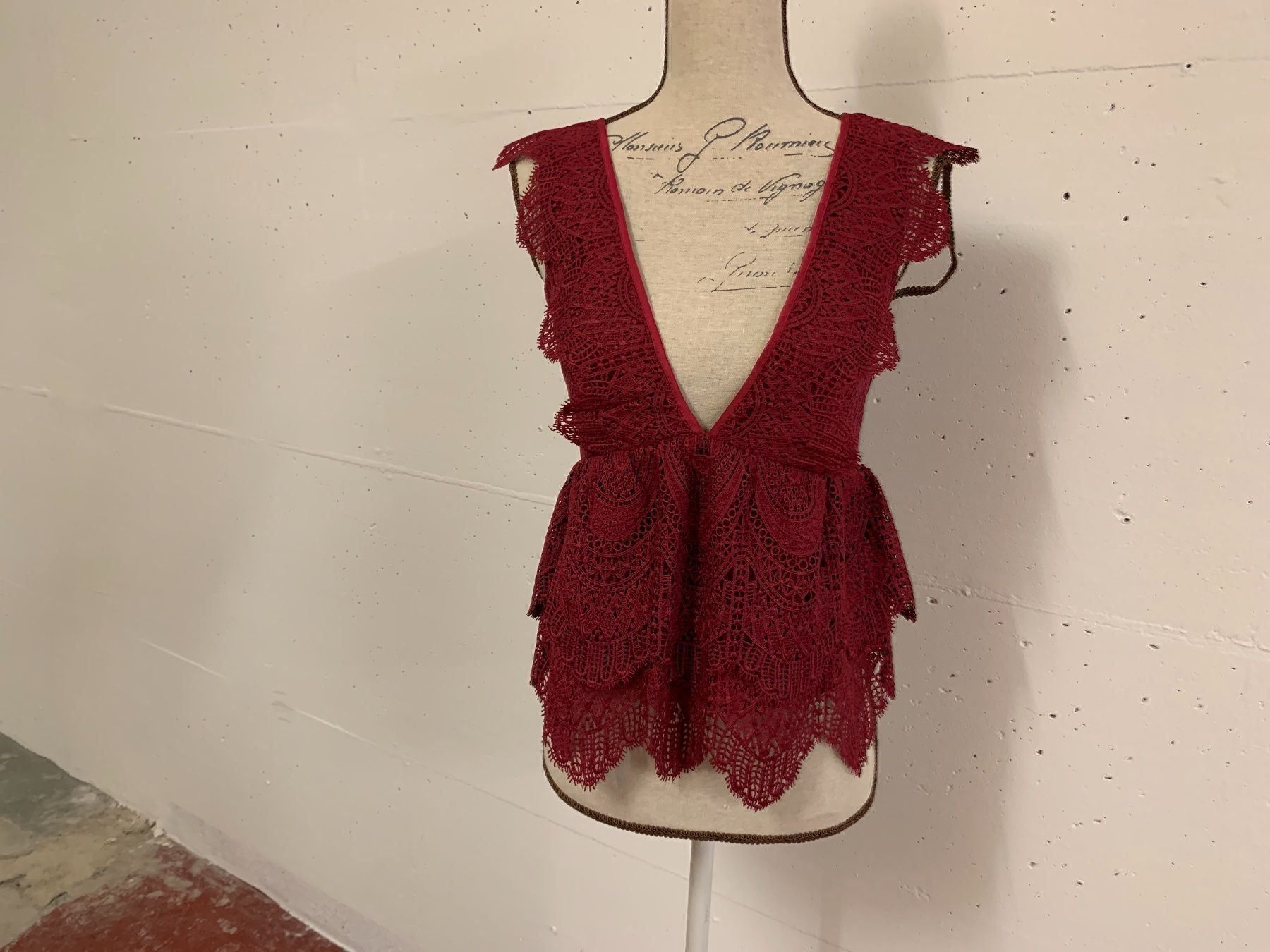 Topshop Top: Topshop Top rot Gr. 34 – Nuovo (secondo la descrizione) da Aarau venduto da Obdulia