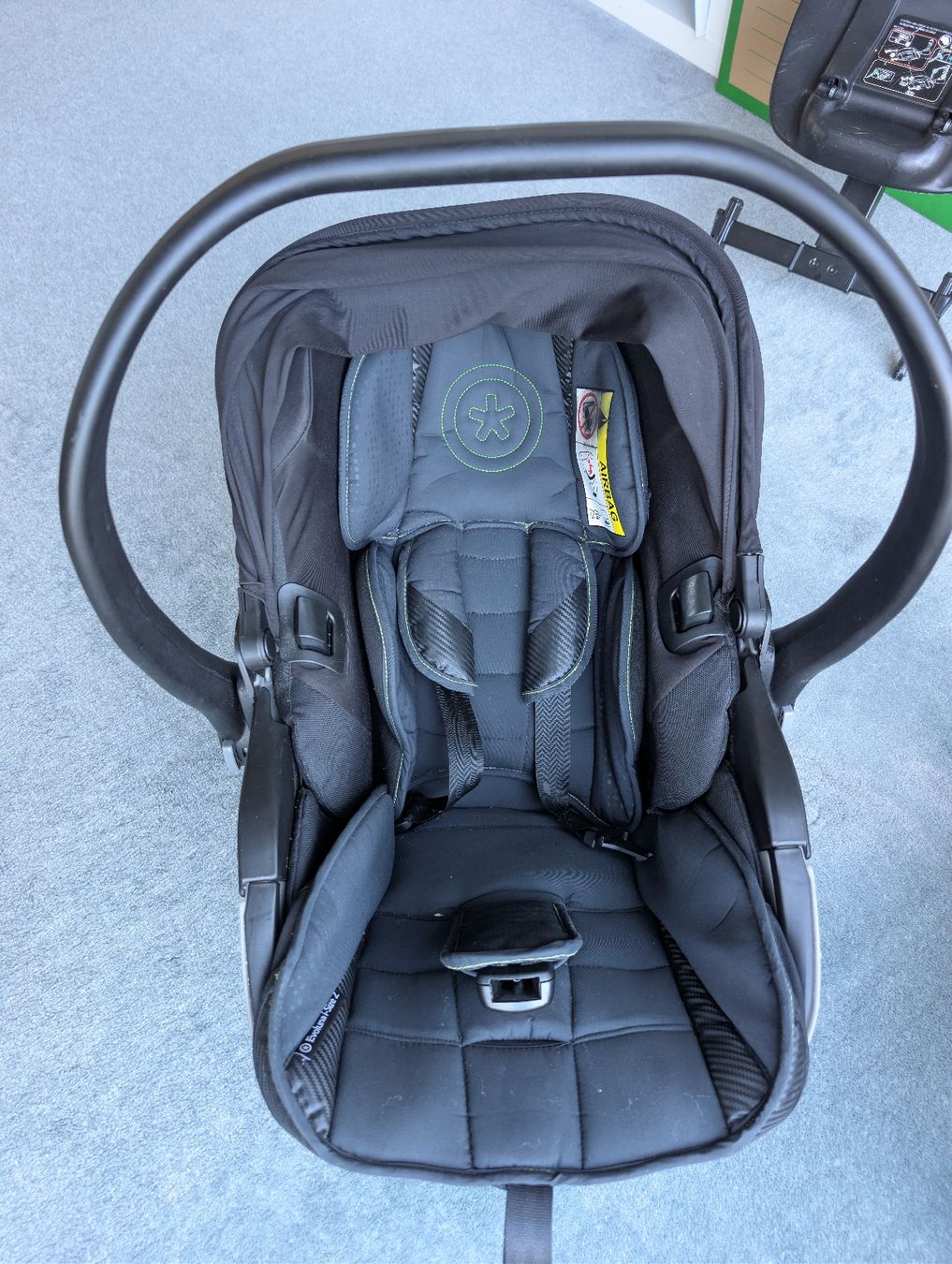 Kiddy Seggiolini per auto: Kiddy Babyschale mit Isofix-Basis, 45-83cm – Usato da Weissbad venduto da Binggi89