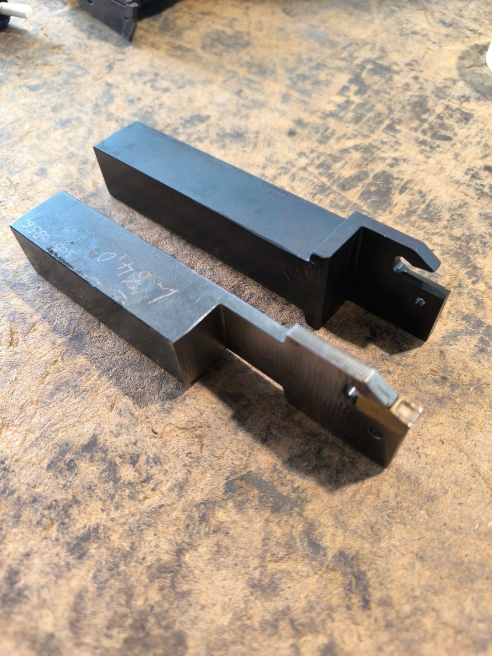 Sandvik Tutti gli attrezzi: 2x Einstechstahl / Wendeplattenhalter inkl. Platten MP027 – Usato da Arbon venduto da millpoint 2