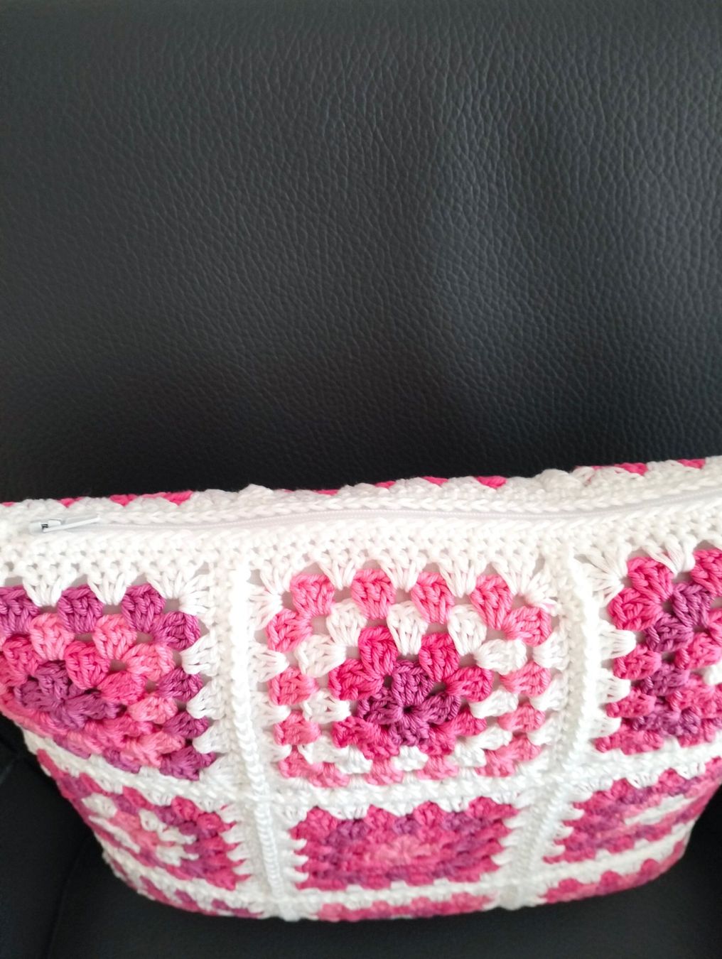 Kissen: Granny Square Zierkissen – Neu und originalverpackt aus Neuendorf von Winter02 3