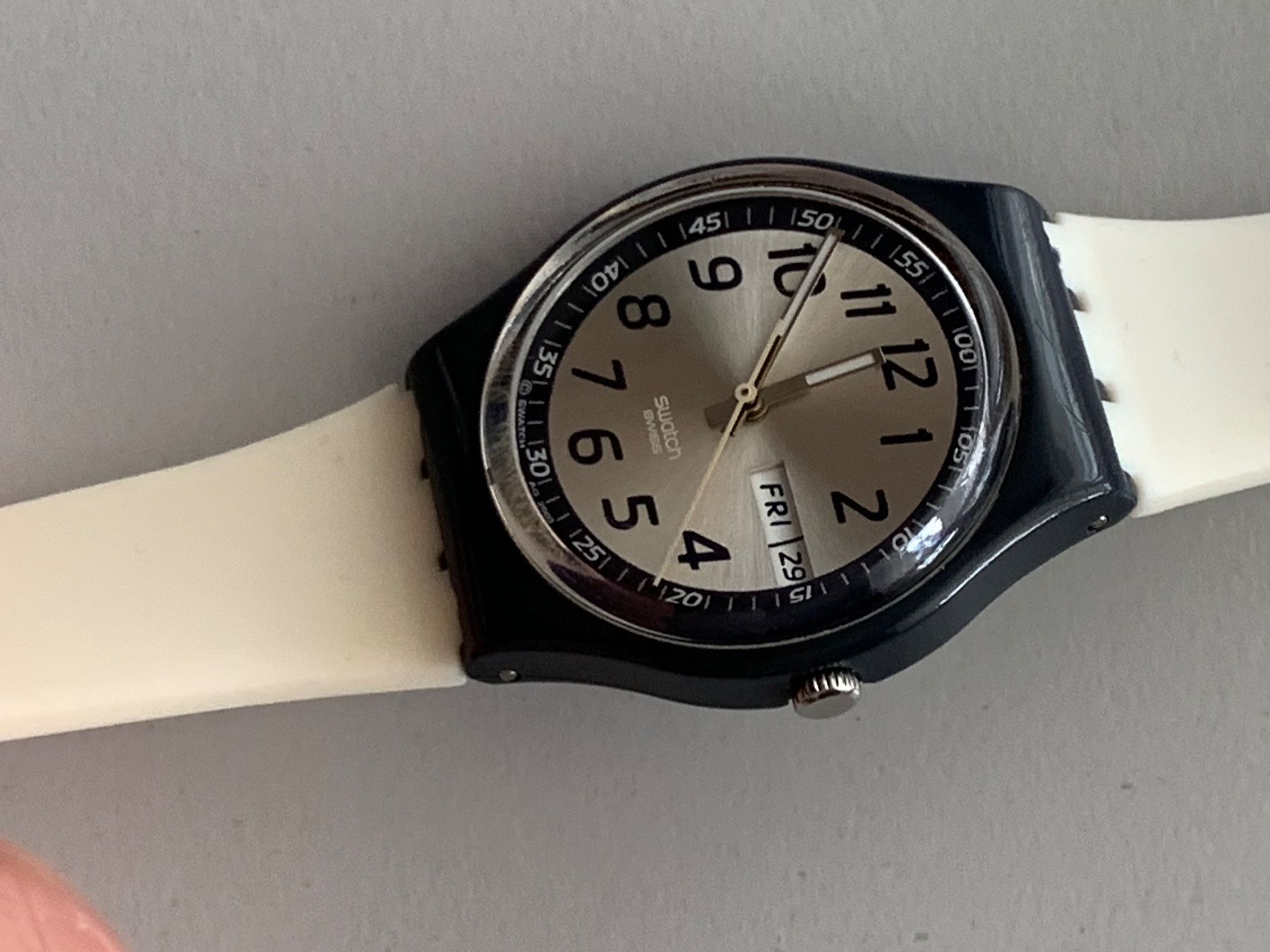 Swatch Uhren: Swatch Armband Uhr – Gebraucht aus Grenchen von  2