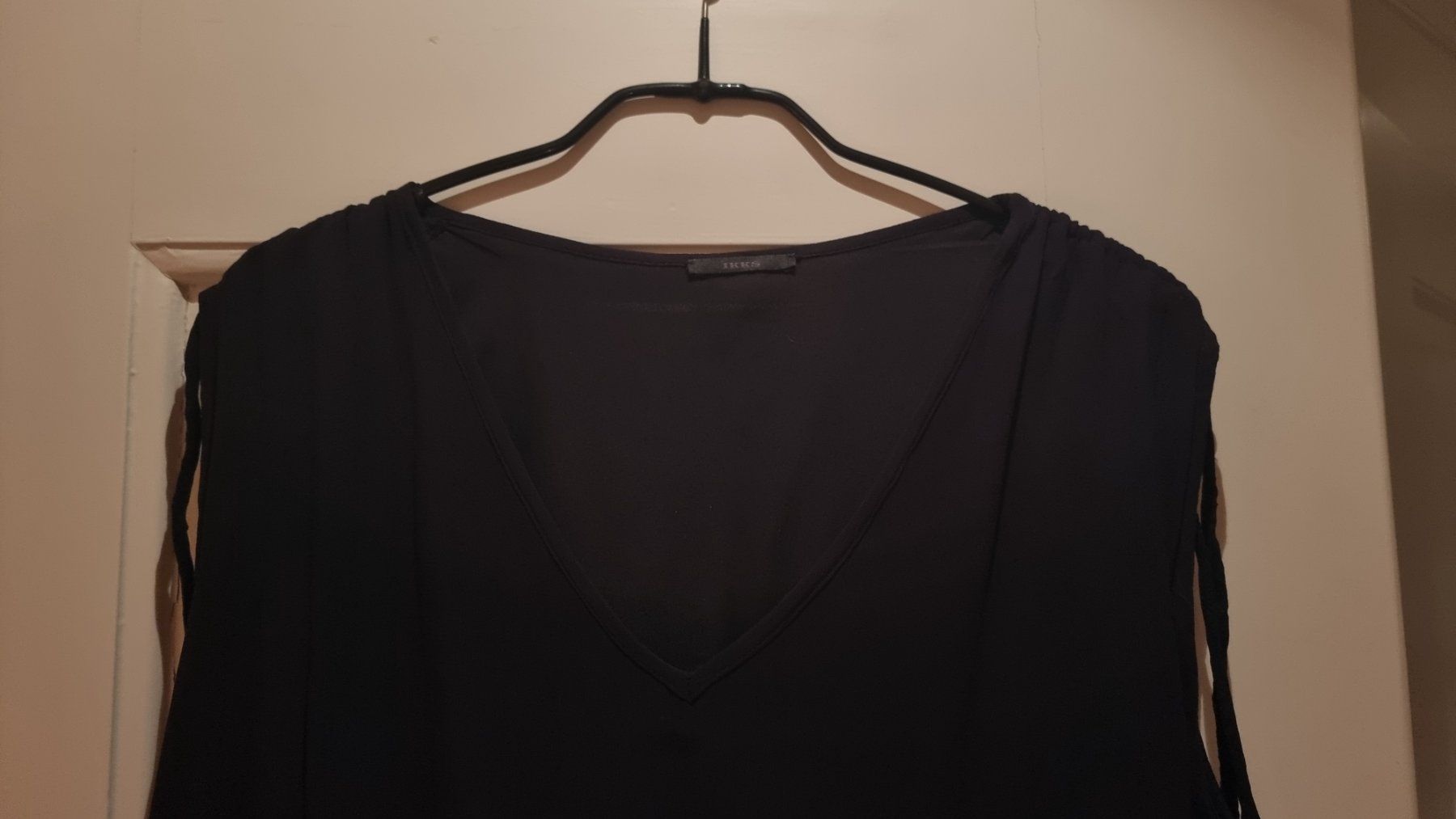 IKKS Top: IKKS Top, schick, schwarz, mit Steinchen, Gr.38 – Usato da Basel venduto da abalou98_secondhand 2