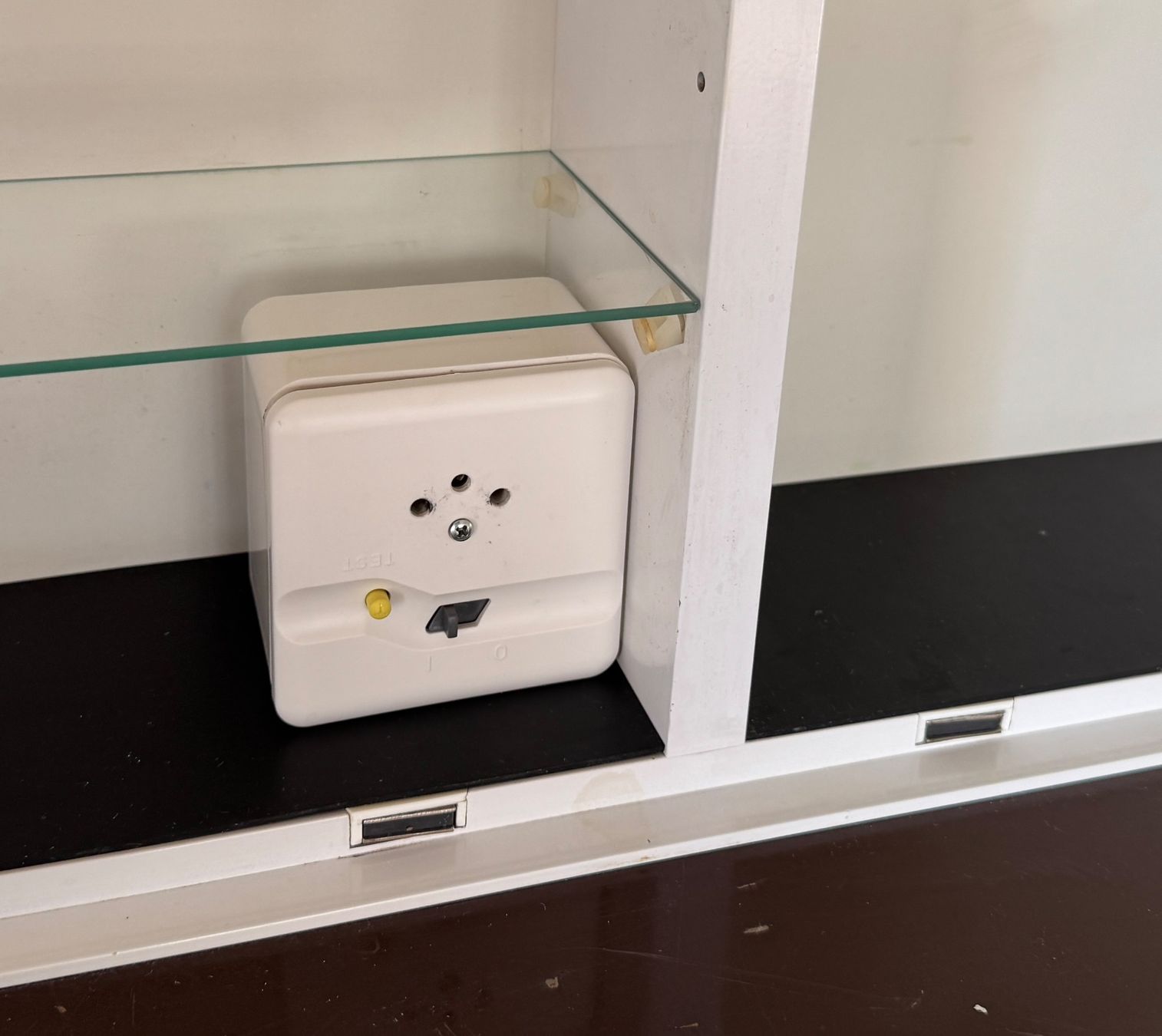 Armadietti a specchio: Badezimmer Spiegelschrank – Usato da Schaffhausen venduto da ROCAMECANICA 3