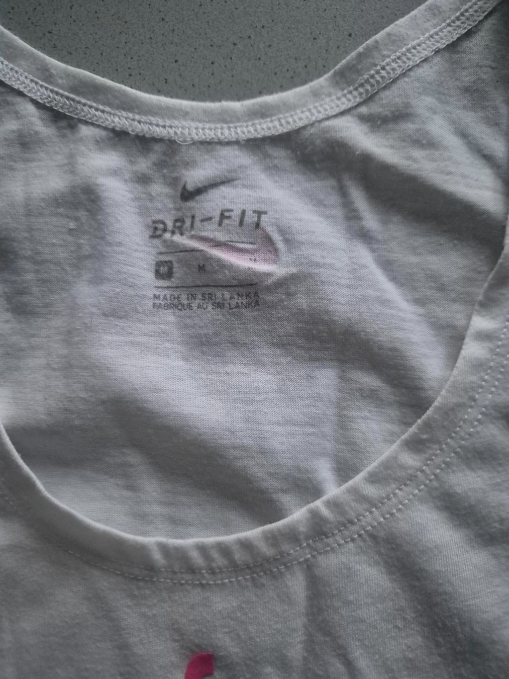 Nike Top: Nike Sport Top "Just do it.", Grösse M – Nuovo (secondo la descrizione) da Laupen BE venduto da ctr_2nct 1