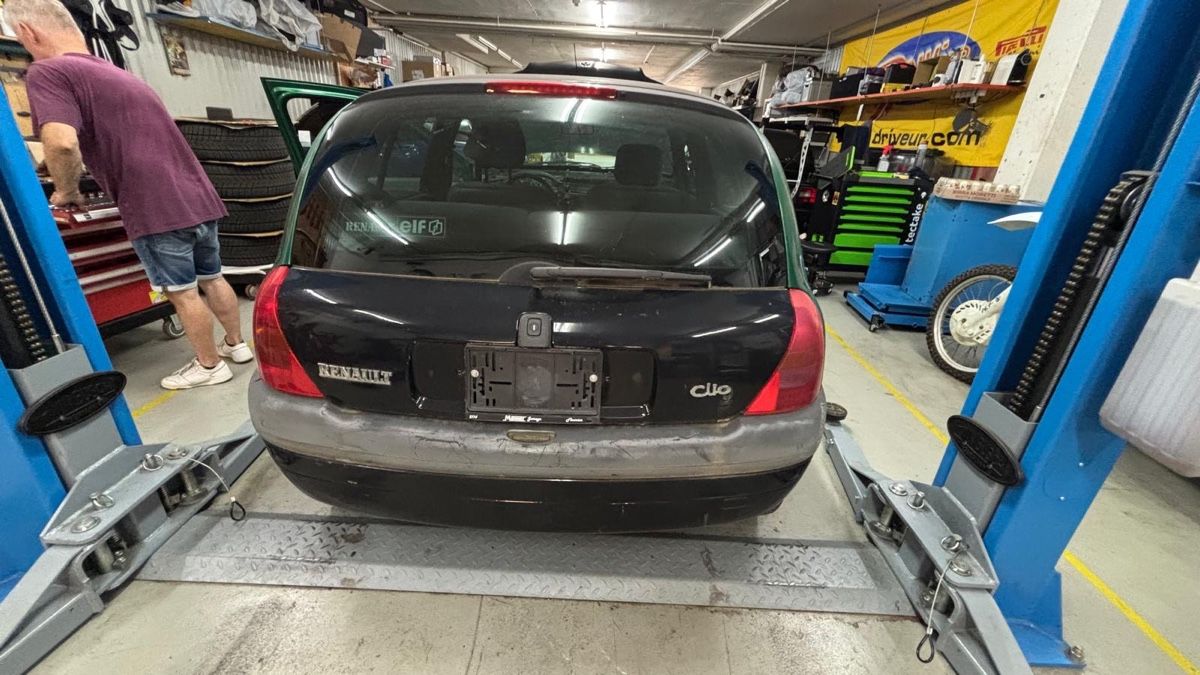 Renault Automobili: Renault Clio 2 Teileträger – Usato da Giswil venduto da Stue7 4
