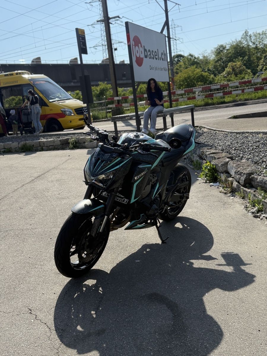Kawasaki Strada: Kawasaki Z800e 35KW – Usato da Muttenz venduto da akb_dys7 4