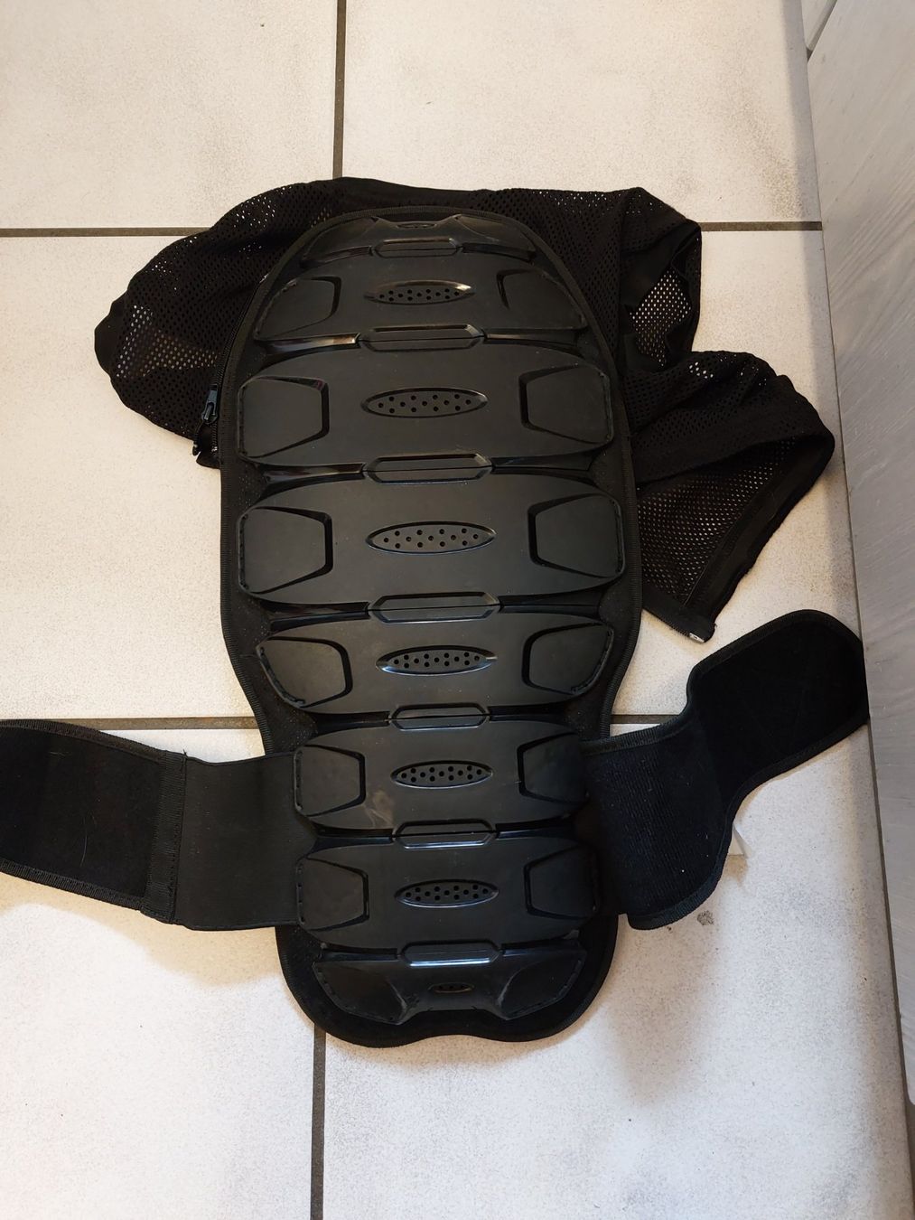 Protezioni & Imbottiture: Motorrad Rückenprotektor Grösse L – Usato da Wohlen AG venduto da fri_8vtf