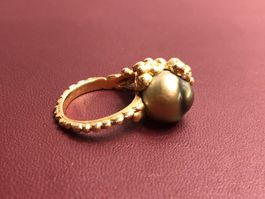 Damenring mit einer Perle aus 18 Karat Gelbgold Au 750