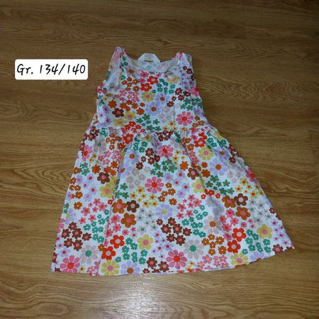 Blumenkleid Sommerkleid Gr. 134/140, Top Zustand!
