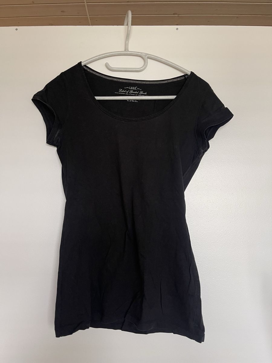 Tommy Hilfiger T-Shirts: schwarze t shirts – Gebraucht aus Kriens von sru_f2fz 1