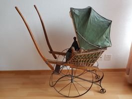 Alter Puppenwagen