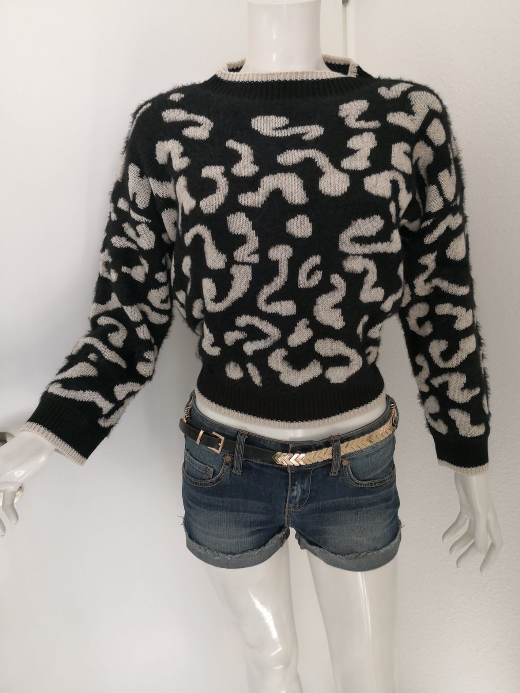 Zara Maglioni & Felpe: 🤩ZARA PULLOVER SCHWARZ-WEISS MUSTER NEU – Nuovo (secondo la descrizione) da Olten venduto da Naja-Twins-Twins 1