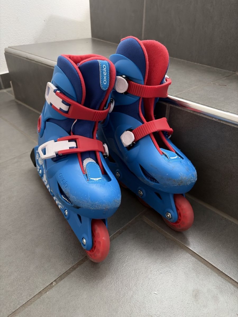 Decathlon Pattini in linea & Pattini a rotelle: Inline Skates Play3 Grösse 30-32 gebraucht – Usato da Knonau venduto da jascarb