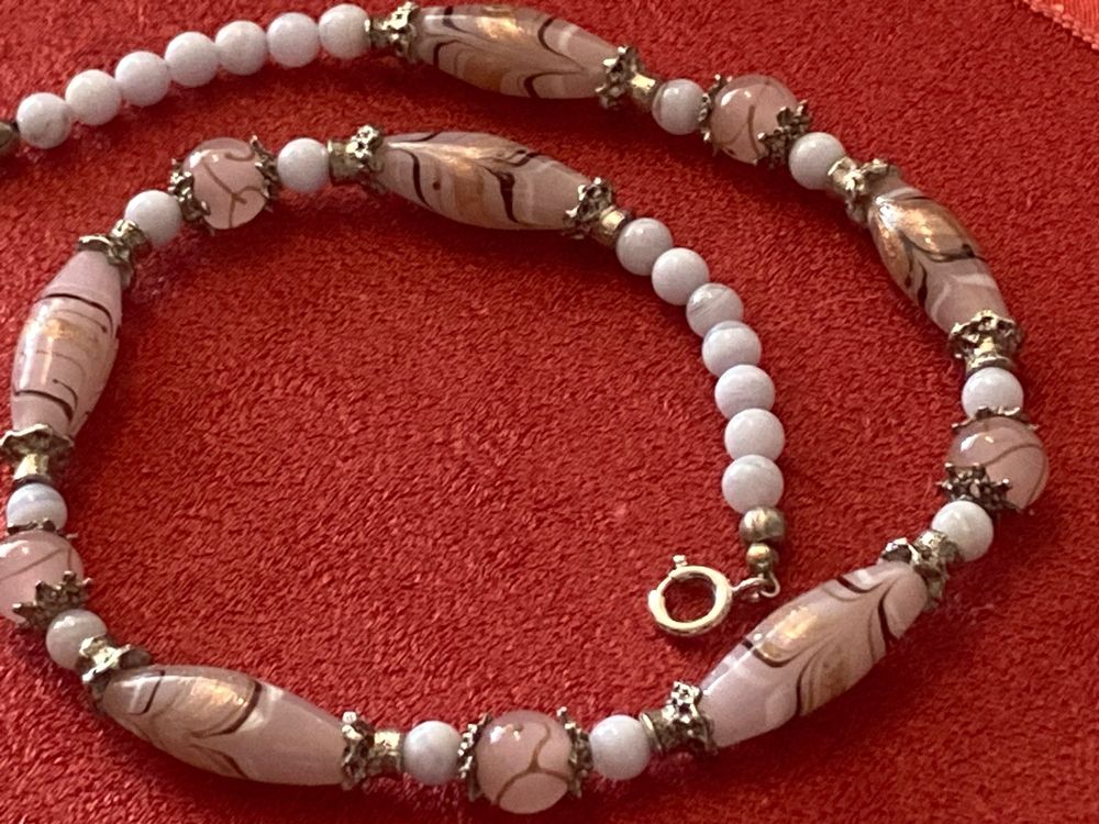 Collier vintage élégant de perles de verre noir double brin - France
