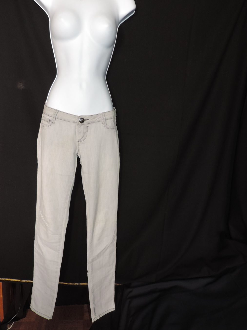 Jeans: jeans stretch gris – D'occasion à Genève par Axelle333 1
