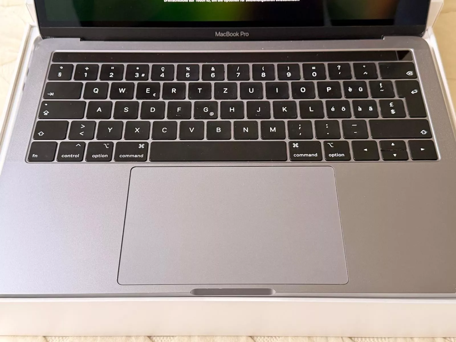 Apple Notebook: 2019 Macbook Pro 13" – Usato da Cham venduto da n.winkler2209 3