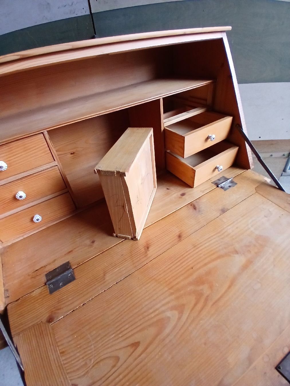 Scrivanie: SECRETAIRE RESTAURE EN SAPIN – Usato da Neuchatel venduto da NNeuchatel 7