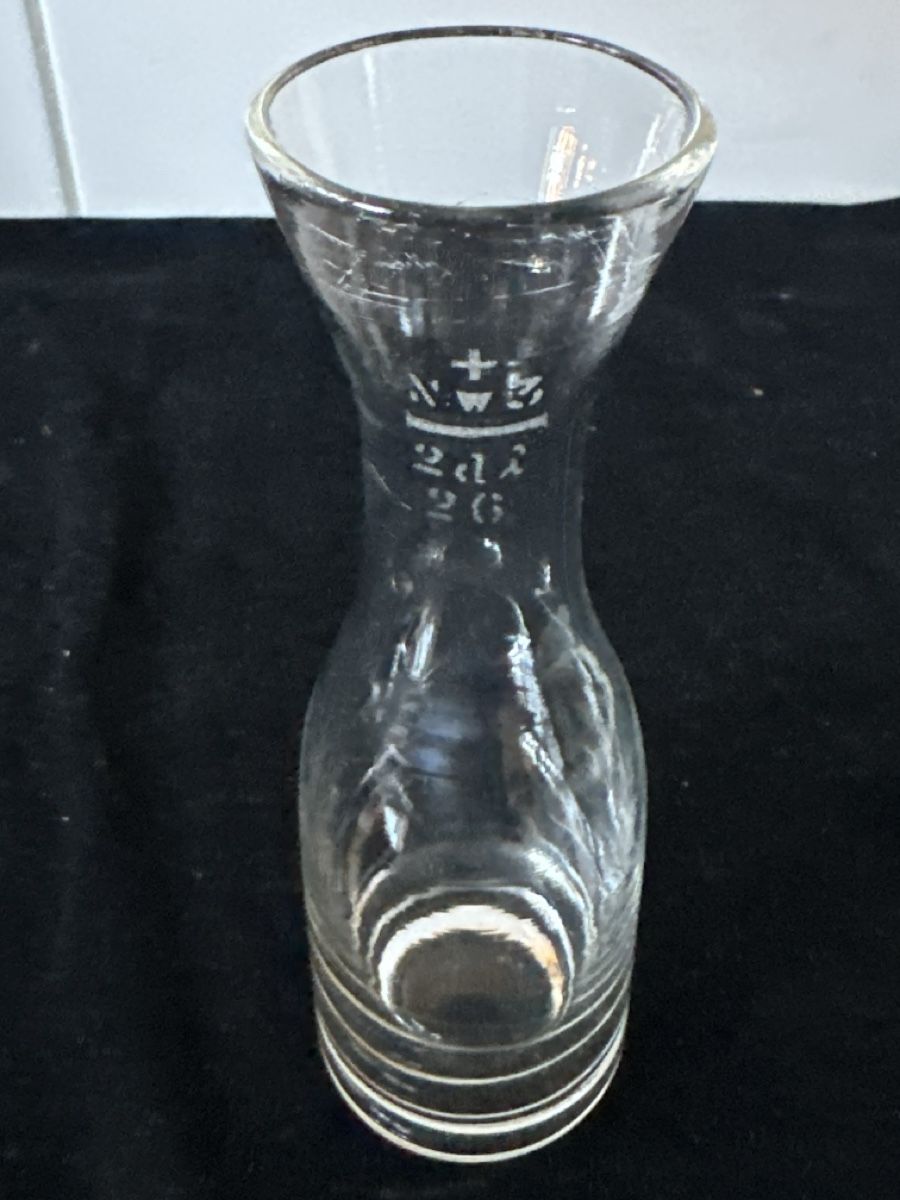 Caraffe: Glaskaraffe mit geeicht mit Gravur Nw3 2 dl. 16 – Usato da Zürich venduto da Chaeffeler