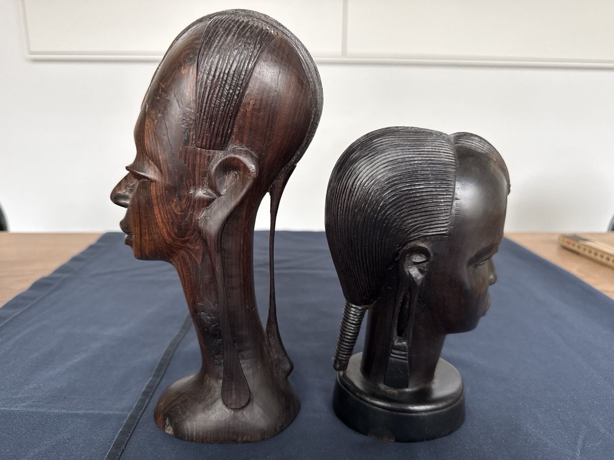 Sculture & Statue: Afrikanische Schnitzkunst aus massivem Ebenholz – Usato da Güttingen venduto da timmikale 4