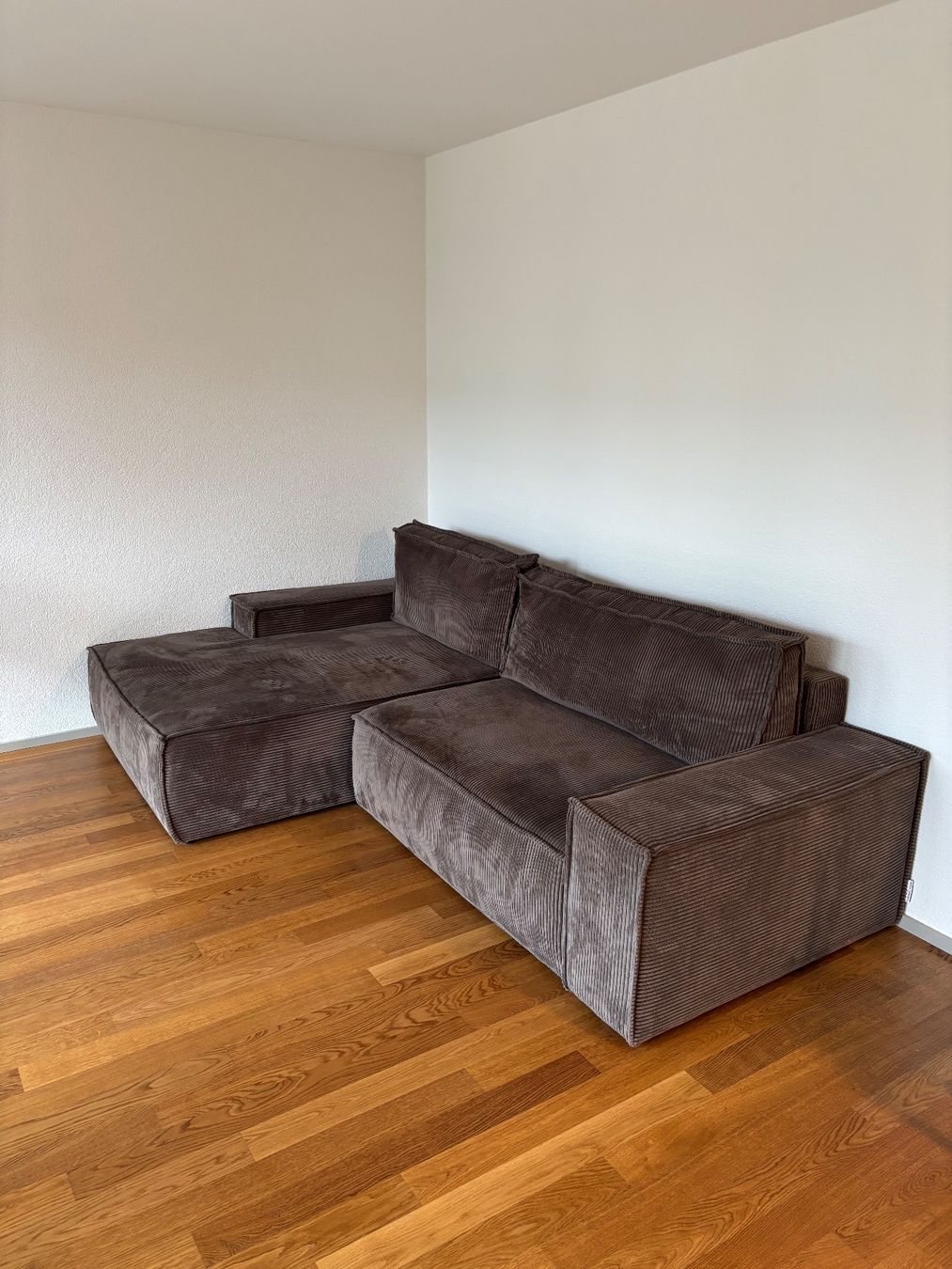 Sofas: Ecksofa mit Schlaffunktion Cord Stoff – D'occasion à Zürich par ema_8pdf 1